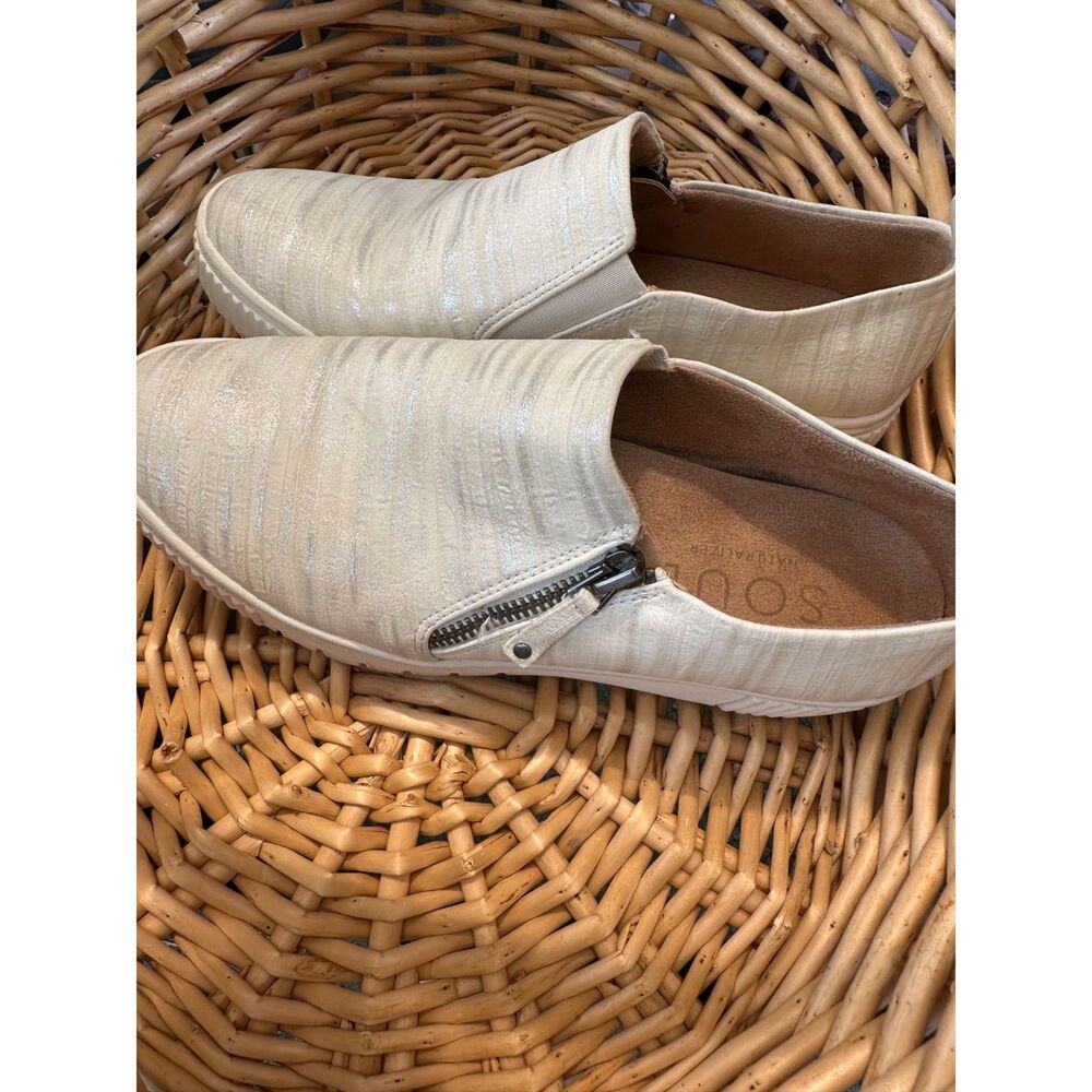 7.5 SOUL Naturalizer slip on sneakers womens
